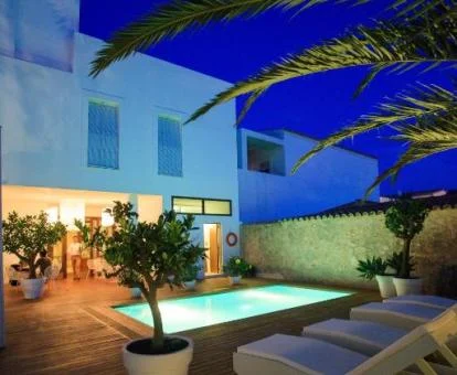 Coqueto hotel boutique con terraza solarium y piscina de este hotel boutique.