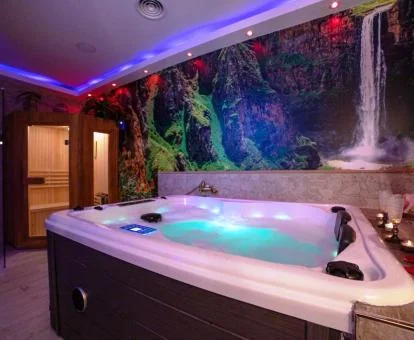 Fabuloso espacio privado con sauna y jacuzzi privado de este apartamento superior.