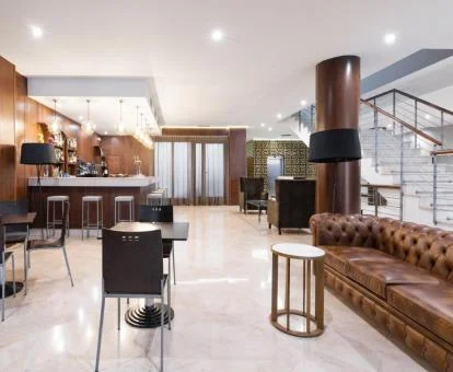 Uno de los elegantes espacios de uso compartido de este hotel boutique.