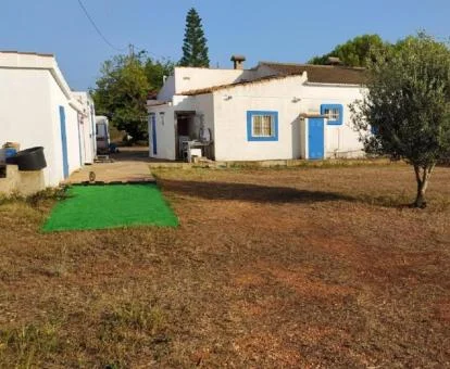 Edificios de este alojamiento rural solo para adultos perfecto para descansar.