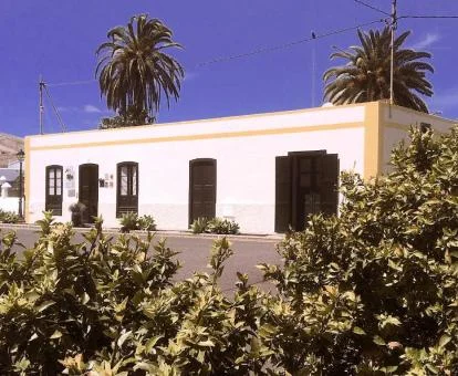 Edificio de este establecimiento rural con estudios acogedores.