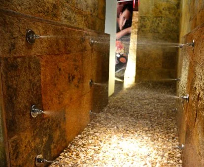 Instalaciones de bienestar del centro de spa del hotel.