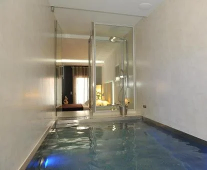 Piscina privada de la maravillosa suite del hotel.