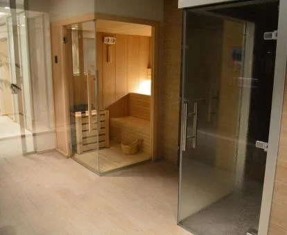 Instalaciones de bienestar del centro de spa del hotel.