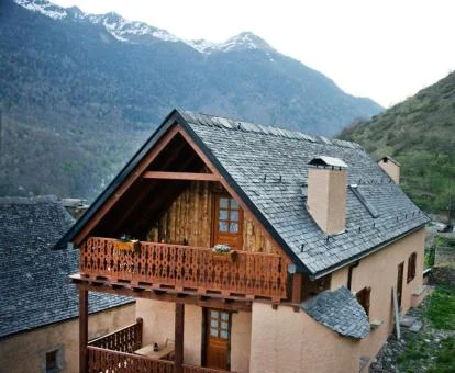 Precioso edificio de apartamentos en un entorno natural idílico para descansar.