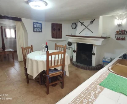 Interior de esta casa rural independiente de estilo tradicional.