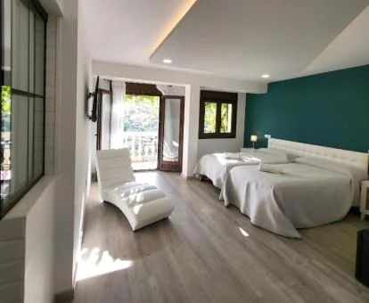Una de las habitaciones con terraza y vistas a la naturaleza de este hotel rural.