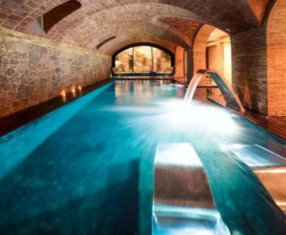 Maravillosa piscina cubierta del spa de este hotel rural.