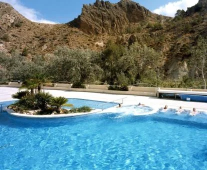 Piscina de hidroterapia del balneario Archena al que este hotel brinda acceso.