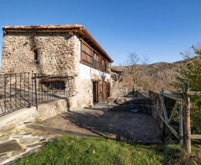 Acogedora casa de campo rodeada de naturaleza.