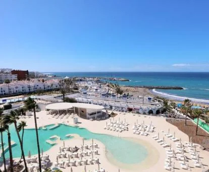 Vista aérea de las instalaciones de este precioso hotel junto al mar.