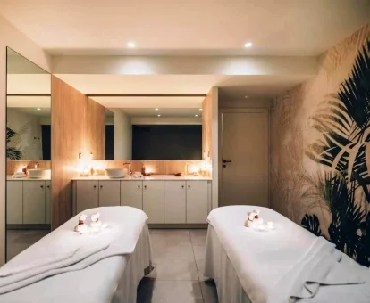 Sala para masajes y tratamientos del centro de bienestar del hotel.