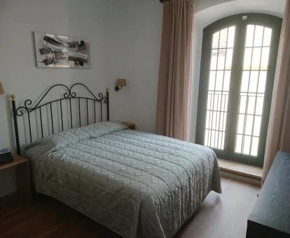 Una de las acogedoras habitaciones dobles del hotel.