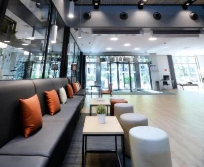 Uno de los modernos espacios de uso compartido de este hotel boutique.