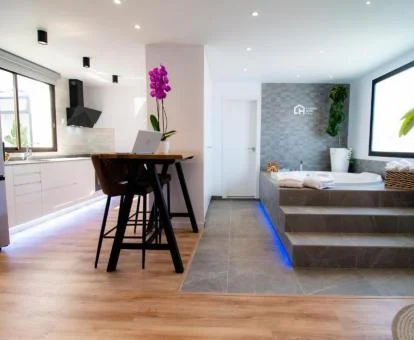 Precioso apartamento deluxe con jacuzzi privado, ideal para disfrutarlo en pareja.