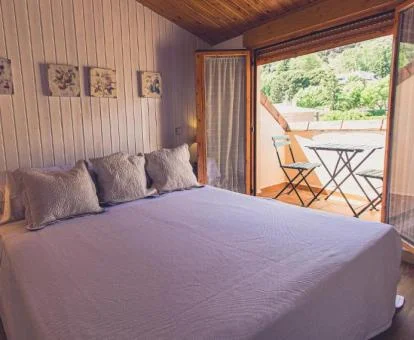 Hermosa suite deluxe con terraza y jacuzzi privado de este hotel boutique.