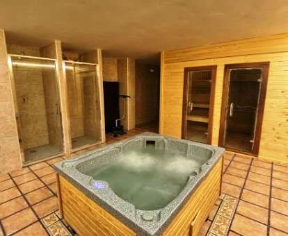Acogedor centro de bienestar de este hotel ideal para parejas.