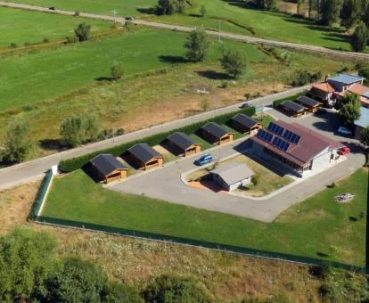 Vista aérea de este establecimiento rural en medio de la naturaleza.