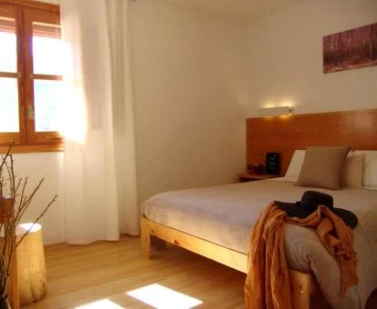 Una de las acogedoras habitaciones dobles de este hotel rural.