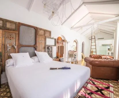 Una de las amplias y luminosas habitaciones dobles de este precioso hotel boutique.