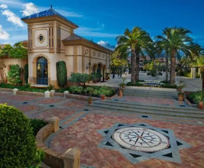 Precioso edificio de este hotel con encanto con grandes zonas exteriores.