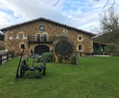 Edificio de piedra de este acogedor hotel boutique rural ideal para descansar.