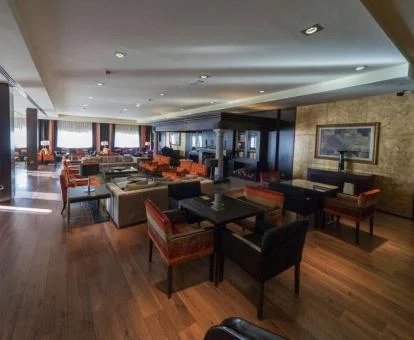 Uno de los elegantes espacios de uso compartido del hotel.