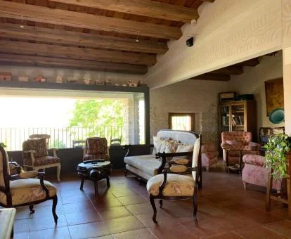 Elegante espacio de uso compartido de este hotel rural.