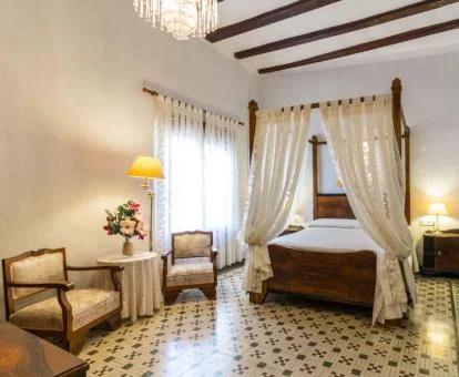 Una de las elegantes habitaciones de este establecimiento rural.