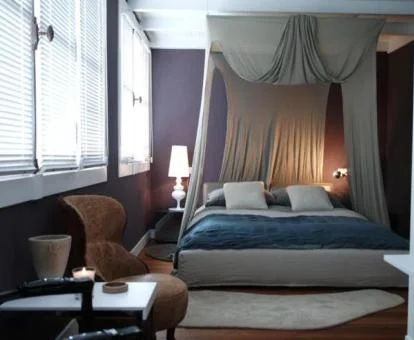 Una de las cómodas habitaciones de este enoturismo.