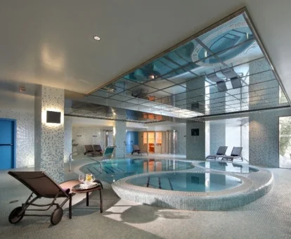 Zona de aguas y relajación del centro de bienestar del hotel.