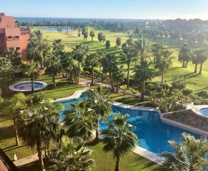 Vista aérea de las zonas exteriores de este complejo de apartamentos.