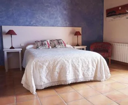 Una de las cómodas habitaciones de estilo sencillo de este hotel boutique.