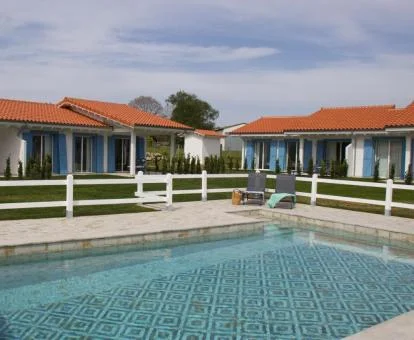 Precioso establecimiento rural con amplia piscina exterior.