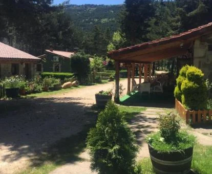 Establecimiento rural con casas independientes en plena naturaleza.