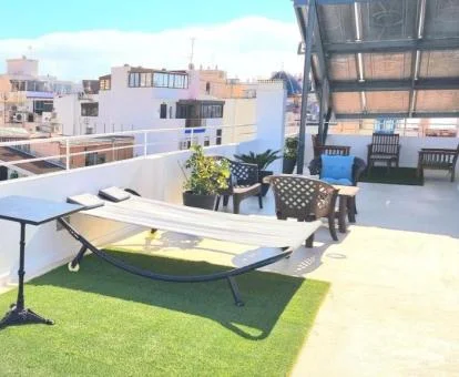 Agradable terraza solarium de este hotel romántico.