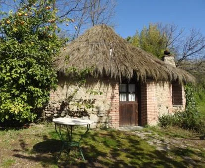 Preciosa cabaña independiente rodeada de naturaleza en este establecimiento rural.