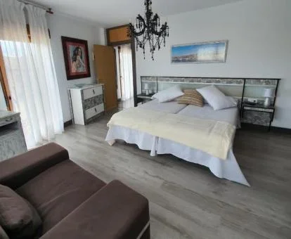 Una de las amplias habitaciones de este coqueto hotel boutique.