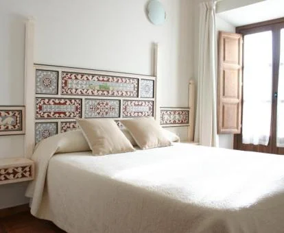 Una de las luminosas habitaciones dobles del hotel.