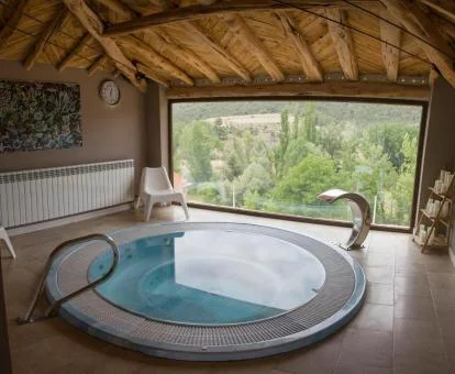 Maravilloso espacio de bienestar con fabulosas vistas al campo de este complejo de apartamentos.