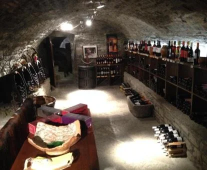 Acogedora bodega privada de este hotel con encanto.