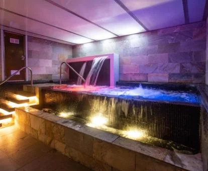 Zona de aguas del centro de bienestar de este hotel con encanto.