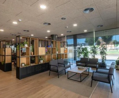 Uno de los elegantes espacios de uso compartido de este moderno hotel.