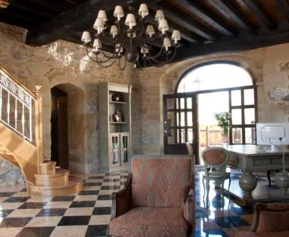 Uno de los elegantes espacios comunes de este hotel boutique.