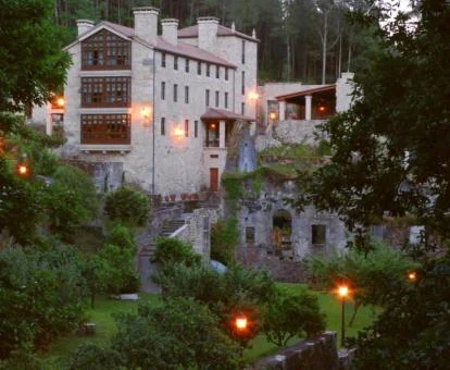 Edificio de este hotel rural rodeado de naturaleza.