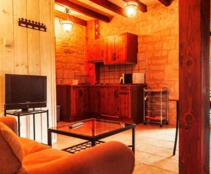 Interior del apartamento Tejada con jacuzzi privado.