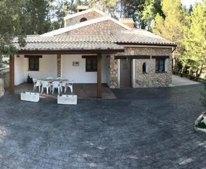 Coqueta casa rural independiente en un tranquilo entorno natural para disfrutar.