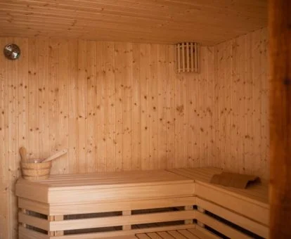 Sauna de las instalaciones de bienestar del hotel.