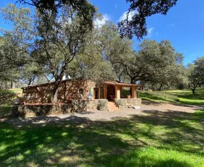 Una de las preciosas casas de piedra independientes de este alojamiento.