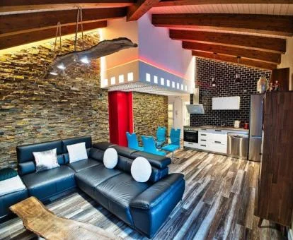 Interior de uno de los elegantes apartamentos del establecimiento.